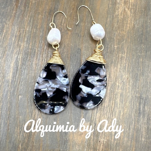 Alquimia Jewelry - Real freshwater pearls statement big earrings